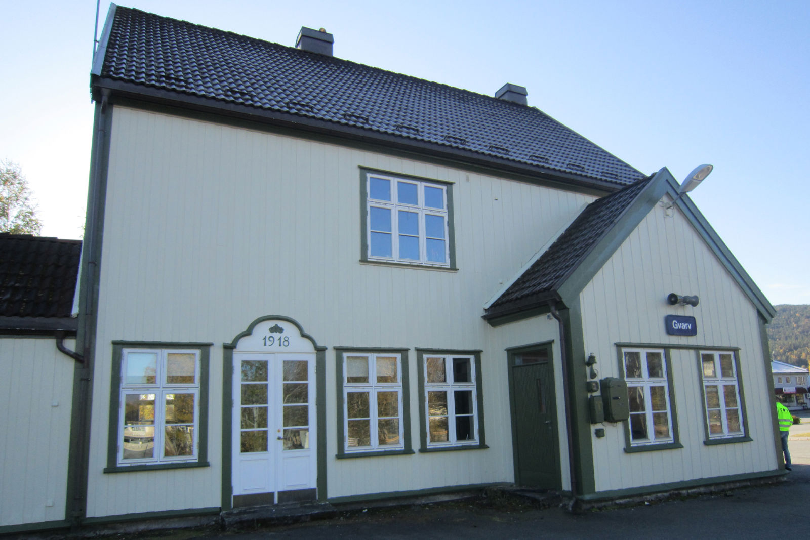 Stasjonsbygningen på Gvarv stasjon