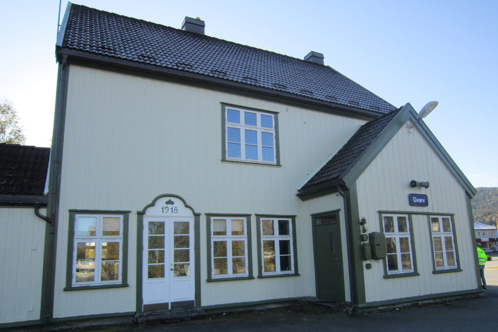 Stasjonsbygningen på Gvarv stasjon