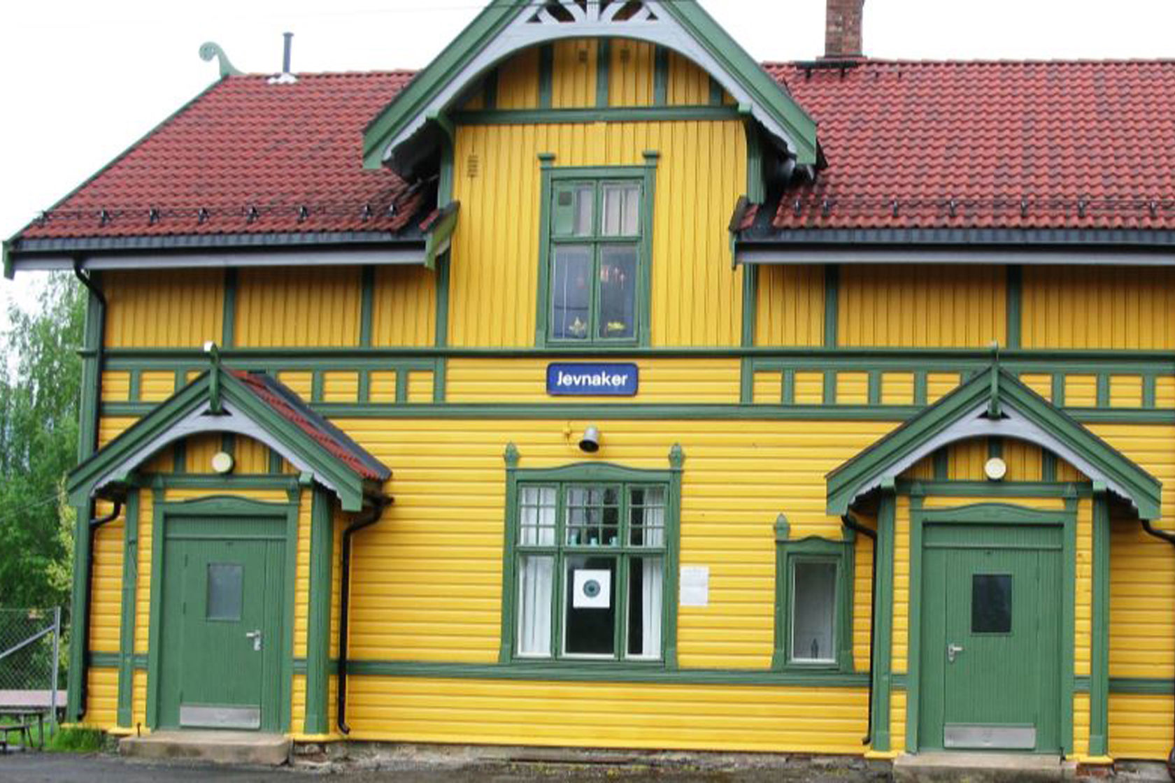 Stasjonsbygningen på Jevnaker stasjon