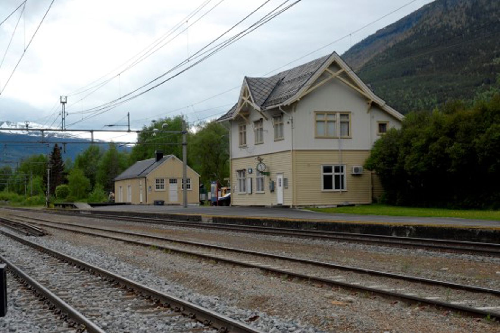 Eksteriørbilde av Kvam stasjon